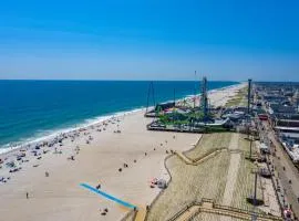 Boardwalk Hotel Charlee & Apartments Beach Hotel Oceanfront