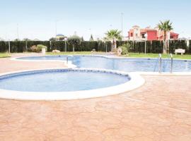 Awesome Apartment In Orihuela Costa With 2 Bedrooms And Outdoor Swimming Pool, hotel in Los Altos