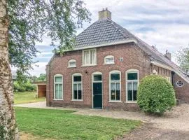 2 Bedroom Awesome Home In Surhuizum