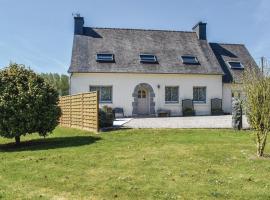Holiday Home Kerguigniou, hotel a Ploumilliau