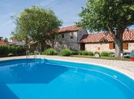 Nice Home In Lozovac With 3 Bedrooms, Wifi And Outdoor Swimming Pool