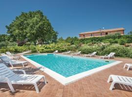 Nice Home In Acquasparta -tr- With Private Swimming Pool, Can Be Inside Or Outside, sumarhús í Configni