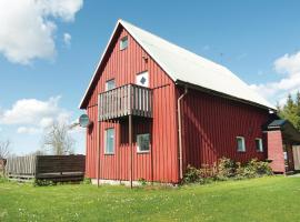 Nice Home In Romakloster With 3 Bedrooms And Wifi, semesterhus i Romakloster
