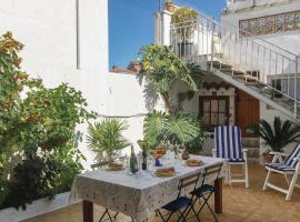 Lovely Apartment In Pineda De Mar, hotel i Pineda de Mar