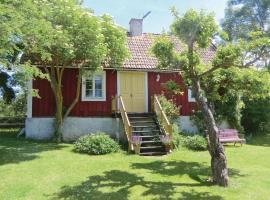 Nice Home In Borgholm With Kitchen, cottage sa Räpplinge
