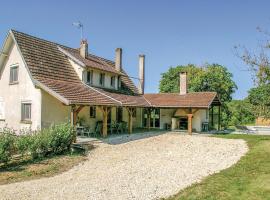 Lovely Home In Eyliac With Wifi, cottage in Saint-Laurent-sur-Manoire