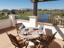 Cozy Apartment In Sucina With Lake View, hotel di Sucina