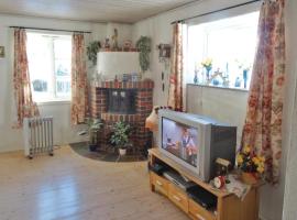 Stunning Apartment In Ombo With Kitchenette, Ferienwohnung in Vestersjø