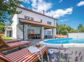 Four-Bedroom Holiday Home In Manjadvorci