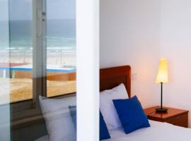Panoramic Beach View Apartment (T2) in Caparica, hotel in Costa da Caparica