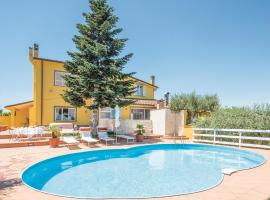 Nice Home In Roma With Jacuzzi, Wifi And Outdoor Swimming Pool, hotel con jacuzzi en La Storta