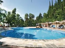 Stunning Apartment In Marbella-las Chapas With Outdoor Swimming Pool