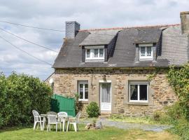 Lovely Home In Le Faouet With Kitchen, feriebolig i Le Faouët