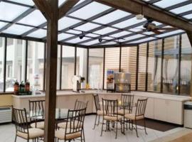 GreenTree Inn & Suites Spokane, hotel en Spokane