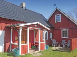 Awesome Home In Lttorp With Kitchen, hotel with parking in Löttorp