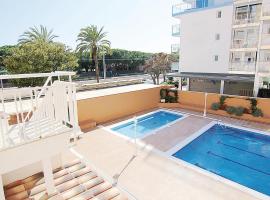 3 Bedroom Cozy Apartment In Malgrat De Mar, luksuzni hotel u gradu 'Malgrat de Mar'