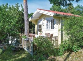 Gorgeous Home In Sr With Kitchenette, feriebolig i Särö