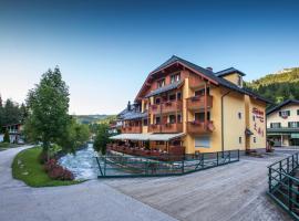 Sporthotel Dachstein West, hotel i Annaberg im Lammertal