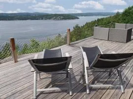 Stunning Home In Nordre Frogn With Wifi
