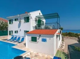 Beautiful Home In Rogac With House Sea View