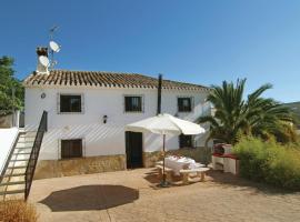 Amazing Home In Sileras-almedinilla With 6 Bedrooms, Wifi And Outdoor Swimming Pool, feriebolig i Almedinilla