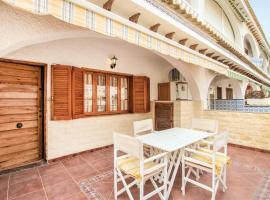 Four-Bedroom Holiday Home In Santa Pola, hotel en Santa Pola