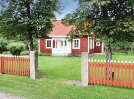 Stunning Home In Blomstermla With Kitchen, hotel with parking in Barnebo