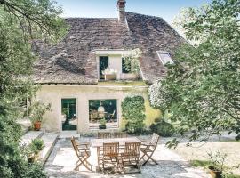 Awesome Home In St Georges Sur Baulche With 4 Bedrooms And Wifi, hotel a Saint-Georges-sur-Baulche