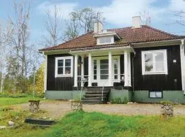 Three-Bedroom Holiday Home In Storebro