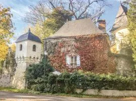 Cozy Home In Gennes With Kitchen