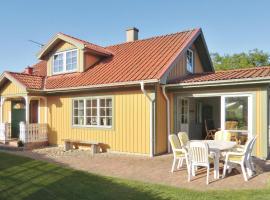 Awesome Home In Slvesborg With Kitchen บ้านพักในFalkvik