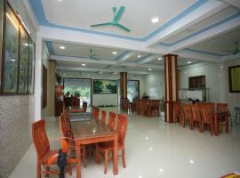 The Little Phong Nha An Khanh Hotel, hotel di Phường Chày
