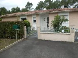 Villa De Guénifey