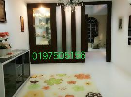 Ulfah Homestay Mersing, casa de praia em Mersing