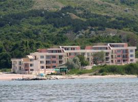 Sea Paradise Apartment Complex, boende vid stranden i Kavarna