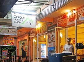 Coco Khao Sok Hostel, מלון בקאו סוק