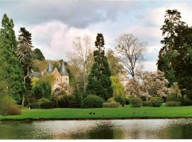 La Demeure d'Aglaë, B&B in Villeneuve-sur-Allier