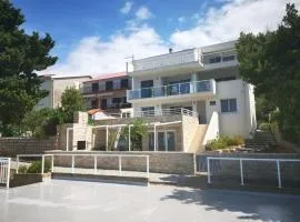 Beachfront Apartments - Villa Vita