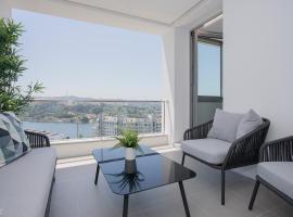 Liiiving in Porto - Luxury River View Apartments、Valbomのバケーションレンタル