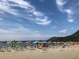 Appartamento Lido fifty meters from the beach, hotel in Toscolano Maderno