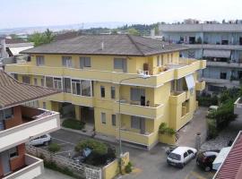 Casa Gialla, ξενοδοχείο σε Roseto degli Abruzzi