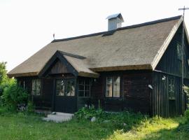 Dom Letniskowy Wakacje Pod Strzechą，Markocin的小屋