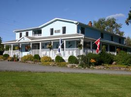 Auld Farm Inn B&B: Baddeck şehrinde bir otel