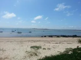 Gîte à 50m de la mer par chemin piétonnier !