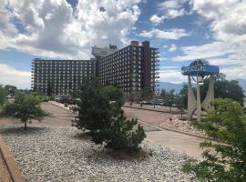 Satellite Hotel, hotel in zona Aeroporto Municipale di Colorado Springs - COS, Colorado Springs