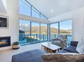 Executive Living in Bluewater - 3 Bedroom Apartment