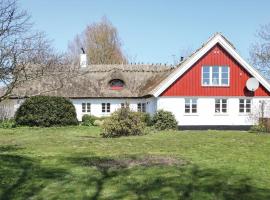 Amazing Home In Lderup With House A Panoramic View, cottage à Löderup