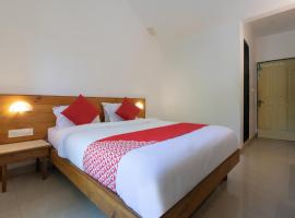 OYO 46077 Holiday Village Residency Hotel – hotel w mieście Talguppa