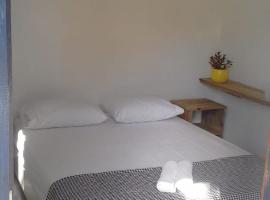 Mandacaru Guest House, hotell i Praia do Forte