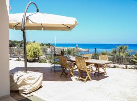 Phaedrus Living: Seaside Luxury Villa Anafi, ξενοδοχείο στο Παραλίμνι